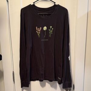 Life Is Good Women's Black Floral Long Sleeve Shirt size XL